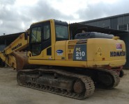 Komatsu PC 210
